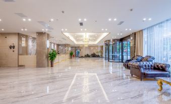 Garden Holiday Hotel (Guilin Liangjiang Sihu University of Technology)