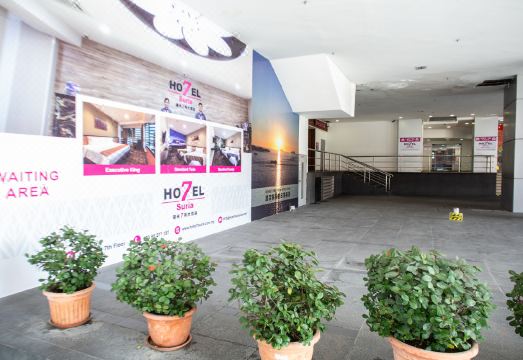 호텔 7 수리아 쇼핑몰 입구