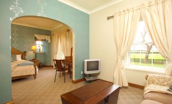 Adniston Manor - Housity