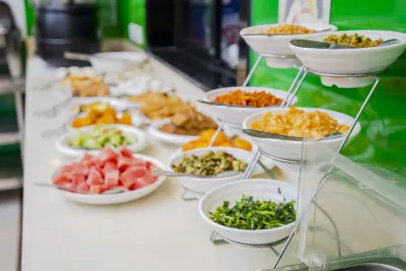 Vatica Hotel (Shanghai International Tourist Resort Huaxia East Road Metro Station) Отели рядом с достопримечательностью «Shanghai Pudong New Area Administration Institute»