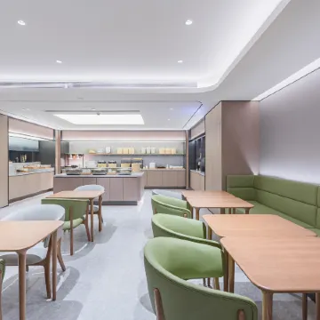JI Hotel (Shanghai Lujiazui World Plaza) Отели рядом с достопримечательностью «Башня Цзинь Мао»
