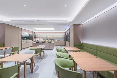 JI Hotel (Shanghai Lujiazui World Plaza) Отели рядом с достопримечательностью «Lujiazui Library 24-hour Self-service Returning Books Service»