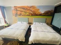 泸州纽漫轻奢酒店 - 标准现代双床房