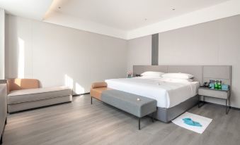 Holz Riez Hotel(Shenyang Yuhongshengjing Hospital Jilihu Street Metro Station)