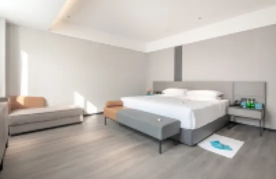 Holz Riez Hotel(Shenyang Yuhongshengjing Hospital Jilihu Street Metro Station) Hotels near Taiyuan Street Business Area