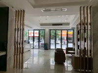 City Express Hotel (Gaozhou Nanguan Road Yingzhou Park)