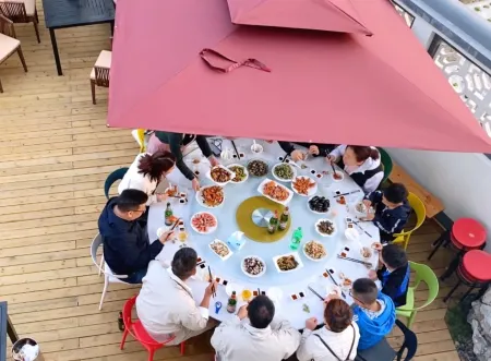 Floral Hotel·Zhoushan Putao Yishe B & B (Taohuadao store) Отели рядом с достопримечательностью «Anqifeng Sceneic Area»