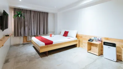 RedDoorz Plus @ Boni Avenue Mandaluyong Hotels in Mandaluyong City