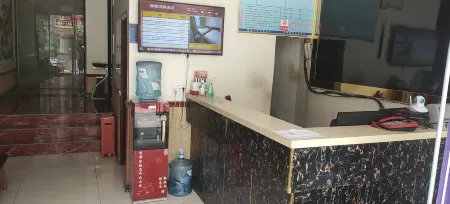 Hezhang Hongjin Hotel Отели рядом с достопримечательностью «Houhe Wetland Park»