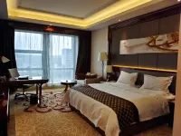 Yong Chang International Hotel - parking