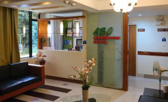 RedDoorz Plus @ ABC Landmark Hotel