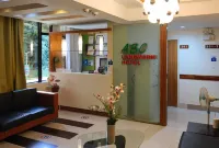 RedDoorz Plus @ ABC Landmark Hotel - 2-Star