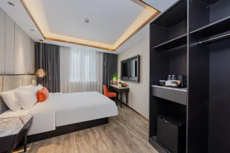 Yitel Premium (Shanghai people's Square Nanjing Road Pedestrian Street shop)