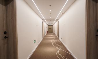 HanTing Hotel (Qingdao Jiaozhou Jiaodong Airport Yangguang Building)