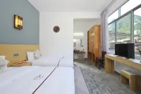 Kong Mountain Xinyu Homestay - parking