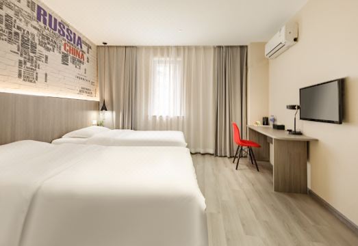 4. 이비스 호텔 (..