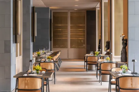 Mile Yuehu Hotel (Huquan) Отели рядом с достопримечательностью «Honghe Nativeland»