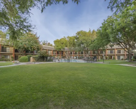 Piccadilly Inn Airport Hotels in Fresno