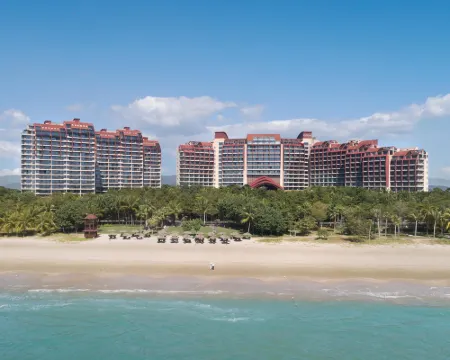 Pullman Oceanview Sanya Bay Resort & Spa Hotel di Sanya