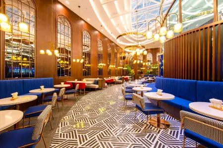 MEHOOD LESTIE Hotel (Dalian Station Zhongshan Square) Отели рядом с достопримечательностью «Dalian Forest Zoo»