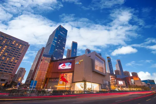 Yuelan Serviced Apartment (Qingdao Wusi Plaza & Vientiane City)