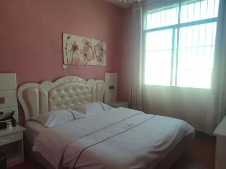 Yuanmou Yuexi Theme Hotel Отели рядом с достопримечательностью «Liangshan Passenger Transport Terminal»