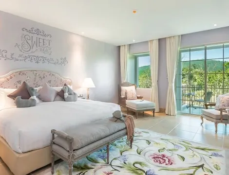 ห้องดีลักซ์คอร์ทยาร์ด(24 Hours Use Of Room)