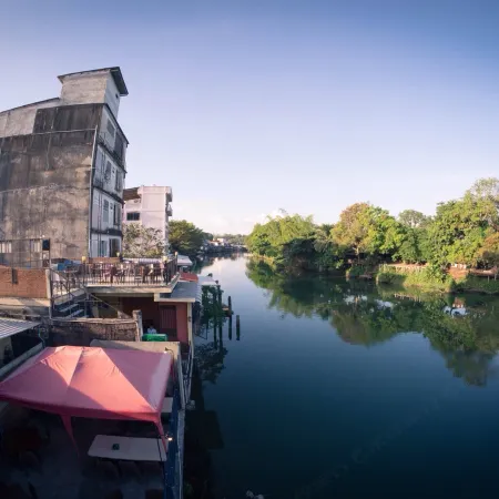 Laluna River House