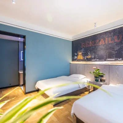 Huayi Hotel (Lanzhou Wanda Plaza RT-Mart) Hotels near Shuiyuan Railway Station