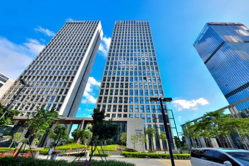 Guangzhou Fuying Apartment (Poly World Trade Center Pazhou Convention and Exhibition Center Store) - Condos
