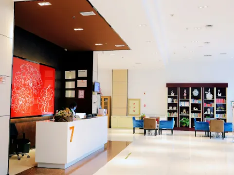 OrangeriePremium Hotel (Dalian Changxing Island Santang Commercial Street)