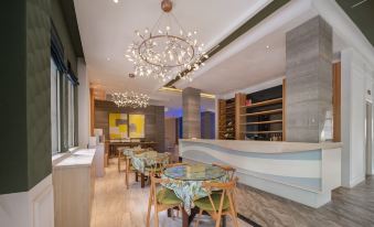 Beverly Boutique Hotel (Julonghu Oufenghua Street Shop)