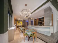 Beverly Boutique Hotel (Julonghu Oufenghua Street Shop) Hotels in Yancheng