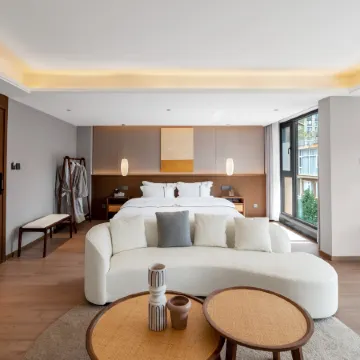 Kunming Dianchi Huayuxu Boutique Bieyuan