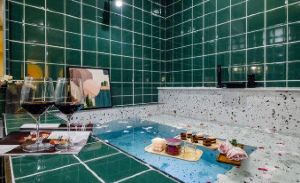 Not late Great Wall Landscape Private Soup Homestay