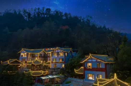 Qingcheng Mountain Villa · Hot Spring Holiday Villa Hotels near Double Springs