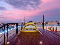 ذا جيد هوتل Hotels near تابدونغ سكوير