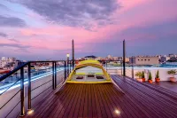 The Jade Hotel - 2-Star