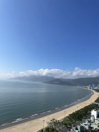 Otis Tms Apartment Hotel Отели рядом с достопримечательностью «University Quy Nhon»