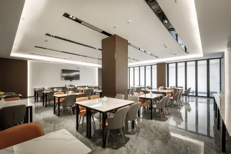 Gaoshang Grand Hotel Отели рядом с достопримечательностью «Sichuan Vocational College of Science and Technology (Western District)»