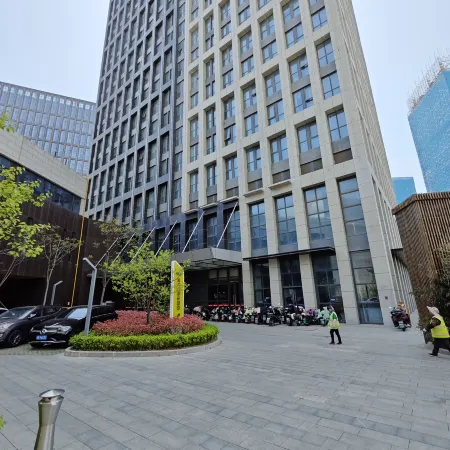 Fengyue Intelligent E-sports Apartment (City Media Plaza)