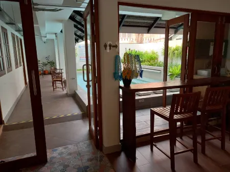 Valentier Cafe and Hotel