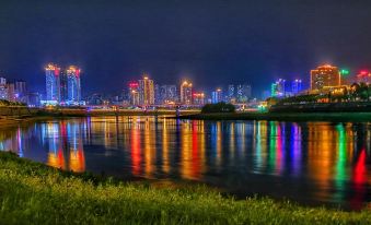 Neijiang Yimi Sunshine Hotel