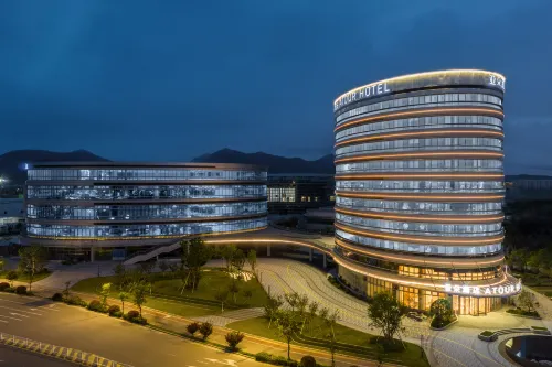 Atour Hotel Taizhou Linhai Toumen Port New District Jili Square