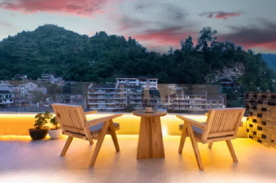 Zhenyuan Xujiu·Entering Movie View Inn Hotels near Zhusheng Bridge