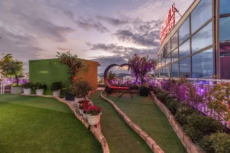 Happy Dalat Hotel & Apartment Отели рядом с достопримечательностью «Озеро Сюан Хуан»