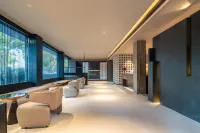 Jiaojiang Paris·Elegant Designer Resort Hotel (Jiazhi Old Street Garden Market Branch)