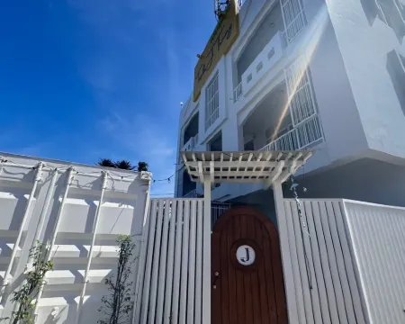 トリプル J ホテル トランのホテル