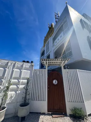 Triple J hotel Trang