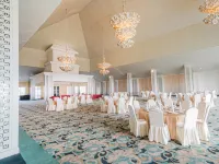 The Ululani Hotels near ذا روك بار